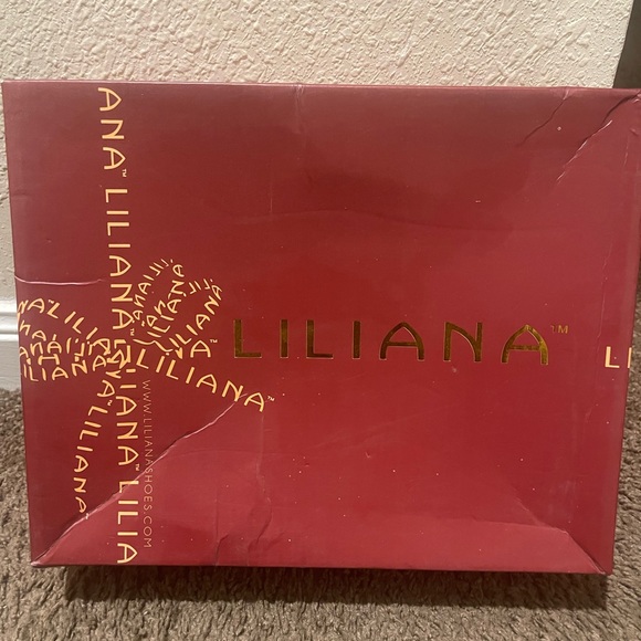 Black heeled sandals. Good condition. Worn once. - Picture 8 of 8